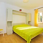 Διαμέρισμα Seaside Secluded Cove Tvrdni Dolac, Hvar - 4008 *